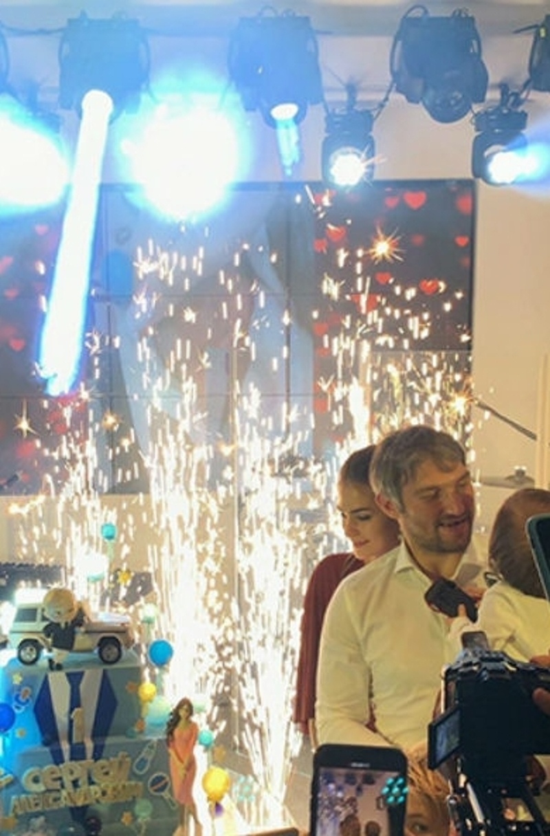 Овечкин исполнил хит «Руки Вверх!» на дне рождения сына