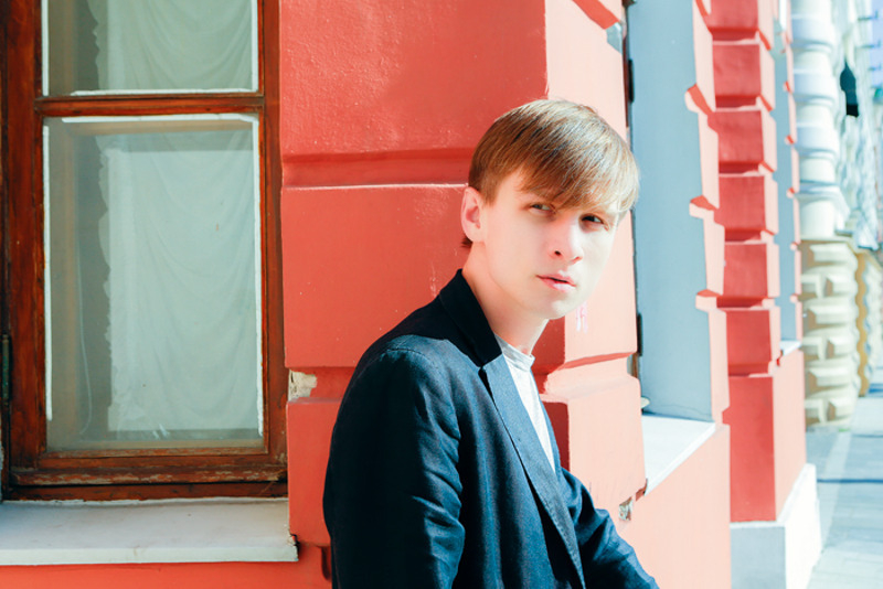 "Мне постоянно отказываются продать сигареты, просят показать паспорт. Мой возраст – тридцать два года, но я их не чувствую вообще"