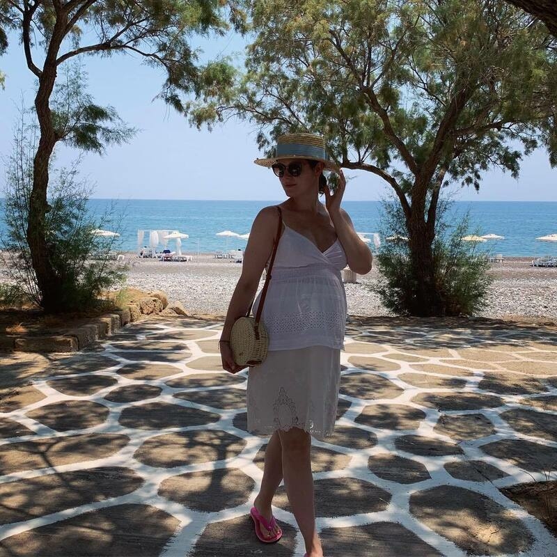 Артистка находится на седьмом месяце беременности и чувствует себя прекрасно