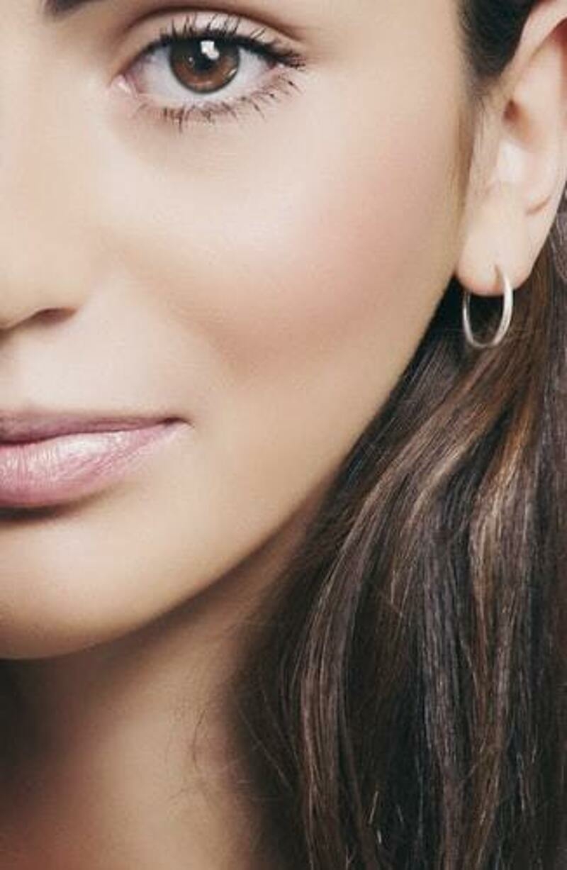 используйте светлые оттенки в макияже губ