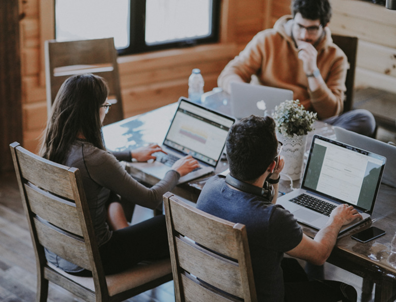 Изучите мимику и жесты, задайте дополнительные вопросы