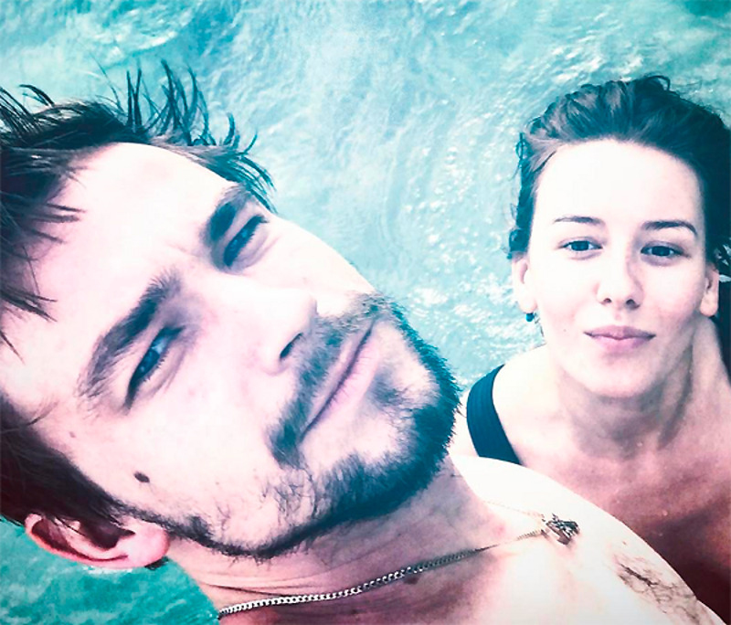 В 2017 году Александр Петров и Ирина Старшенбаум объявили о помолвке