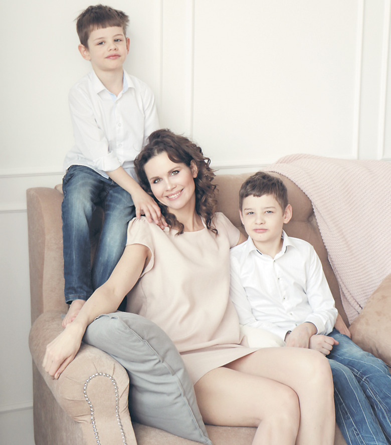 Наталья Лесниковская с сыновьями