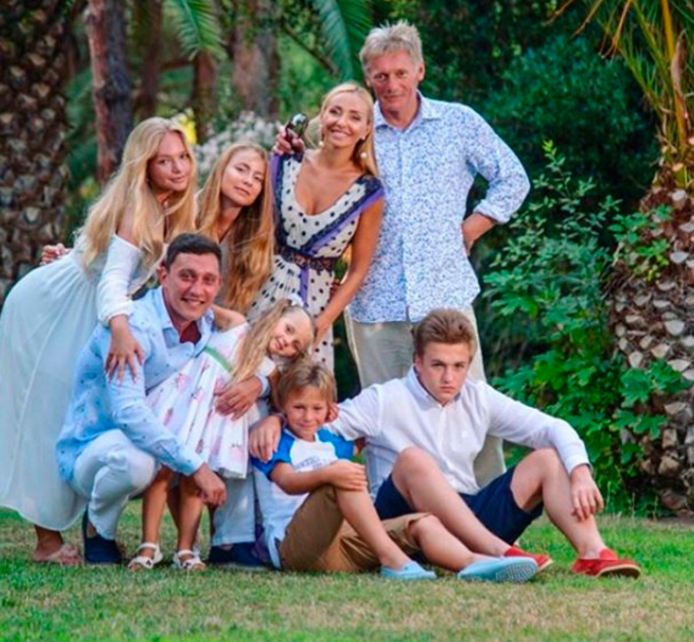 Татьяна Навка и Дмитрий Песков с семьей