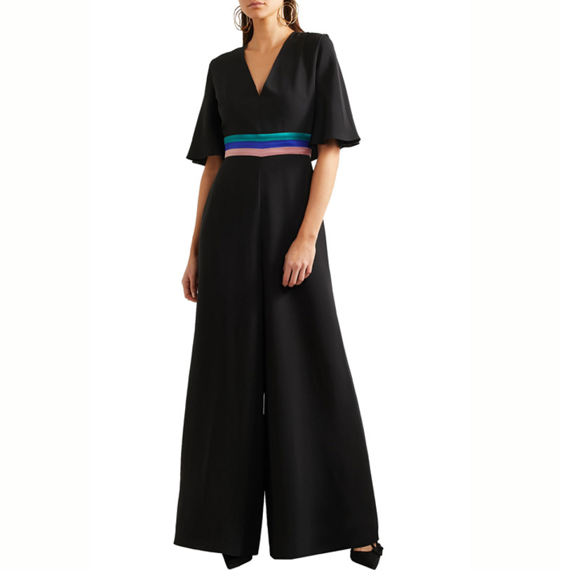 Подходящая модель для девушек с широкими плечами и узкими бедрами