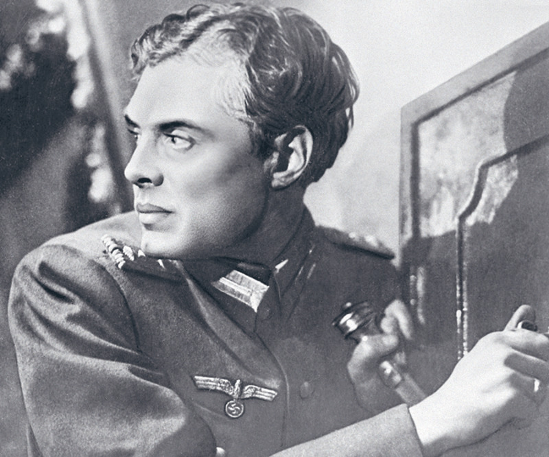 Фраза «За победу! За нашу победу!» героя фильма «Подвиг разведчика» моментально ушла в народ. И впоследствии стала любимым тостом самого Павла Кадочникова