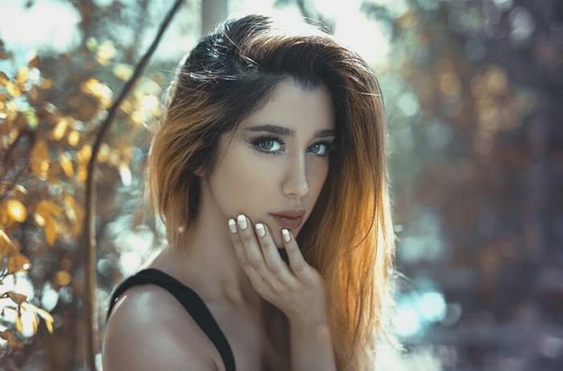 белые ногти отлично впишутся в летние образы