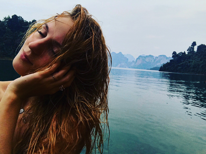 "Места для отдыха я выбираю те, в которых чувствую, что наполняюсь энергией — позитивной, творческой", - признается Мария