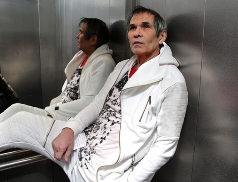 Бари Алибасов