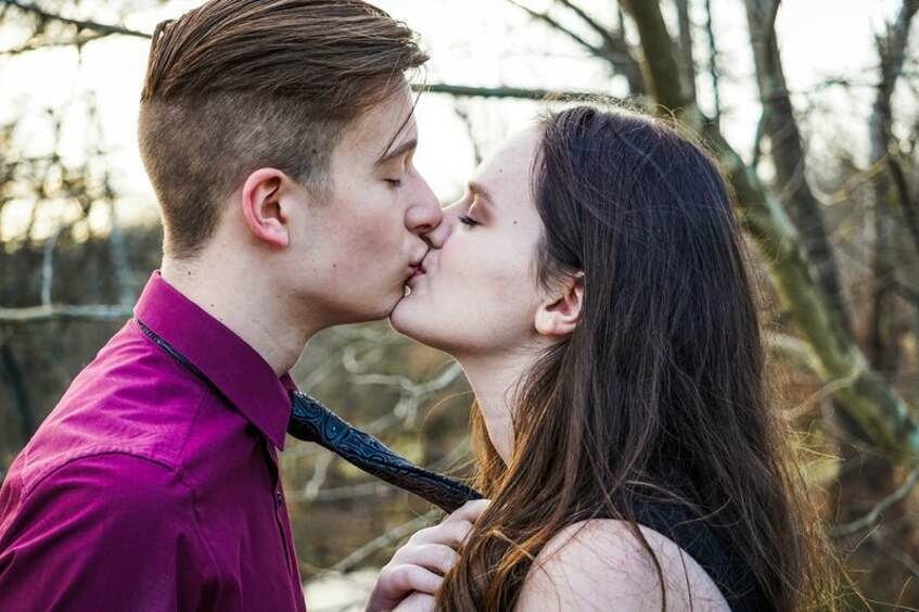 Поцелуи способствуют выработке гормонов