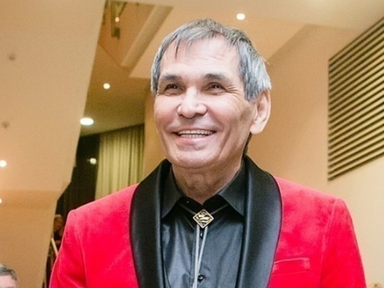 Бари Алибасов