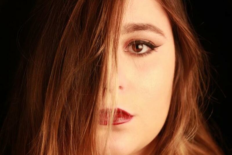 делайте небольшую аккуратную стрелку