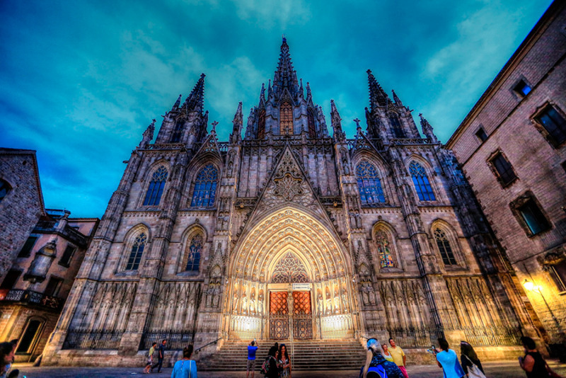 Барселонский кафедральный собор, именуемый собором Святого Креста и Святой Евлалии