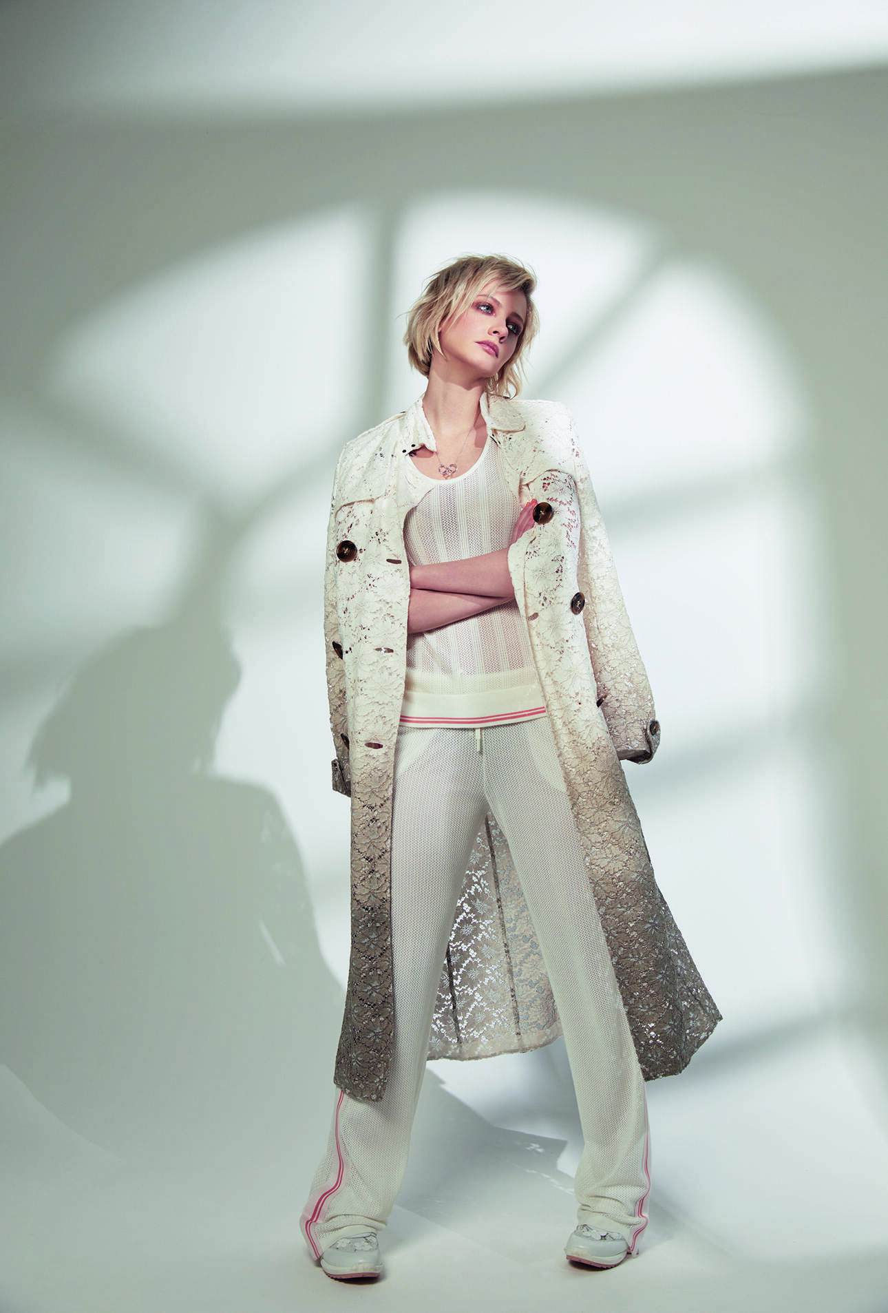 Мне было двенадцать, когда родители развелись. У них прекрасные отношения, но на расстоянии. Оберегают личное пространство.