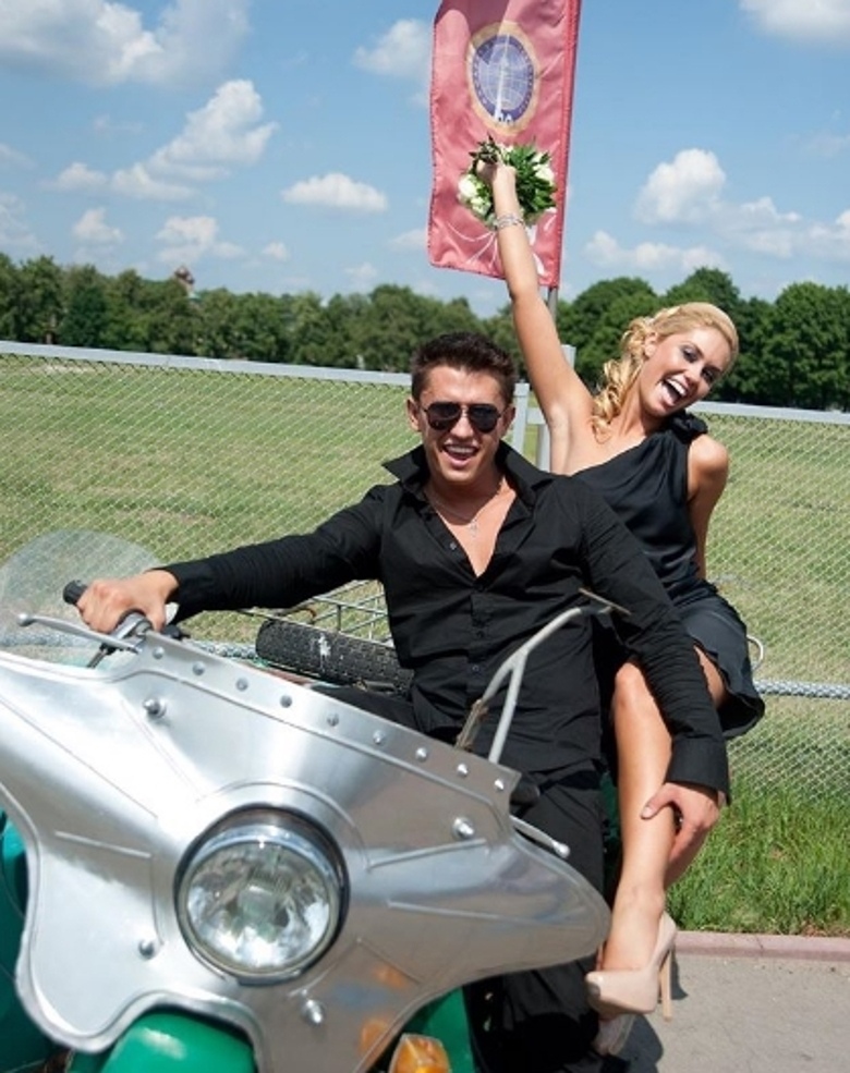 АГАТА МУЦЕНИЕЦЕ И ПАВЕЛ ПРИЛУЧНЫЙ