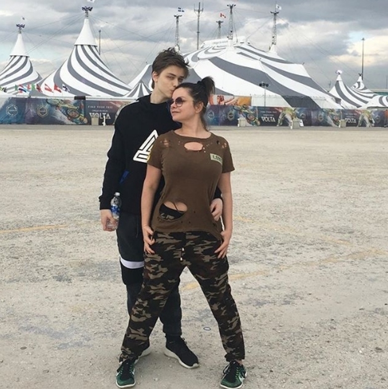 Наташа Королева с сыном Архипом Глушко