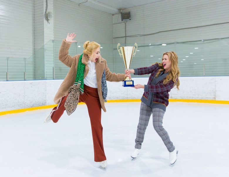 Анна Семенович и Анастасия Гребенкина