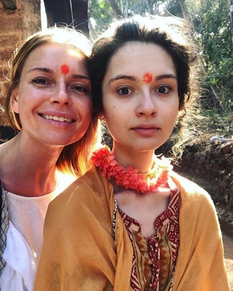 Любовь Толкалина и ее 17-летняя дочь Мария