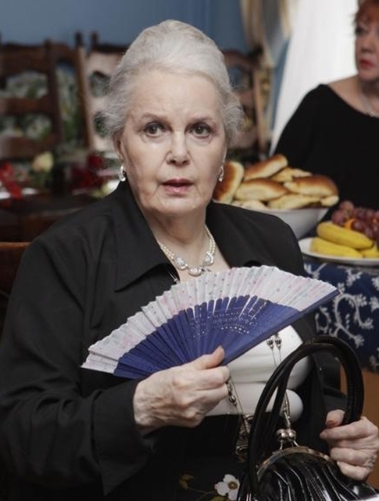 Элина Быстрицкая