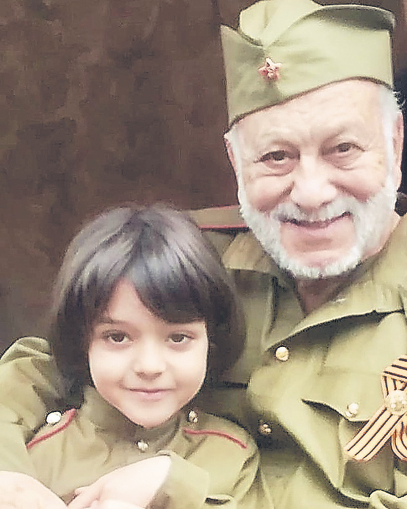 Бедрос Киркоров с внуком