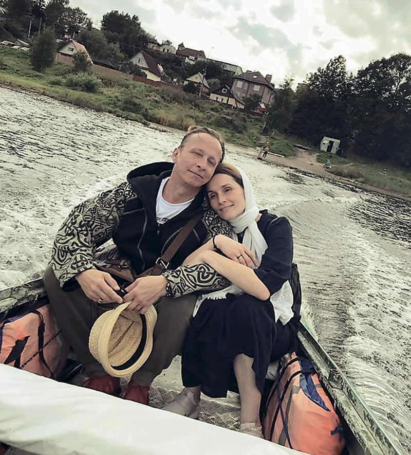 Иван и Оксана стали мужем и женой в 1995 году. Сейчас они воспитывают двух сыновей и четыре дочери