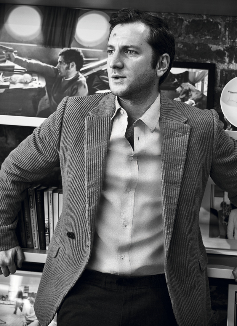 Рубашка и брюки, все – Bikkembergs; пиджак, Ermenegildo Zegna