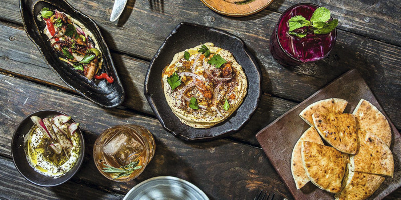 Закуска из нутового пюре хумус – одно из популярных национальных блюд