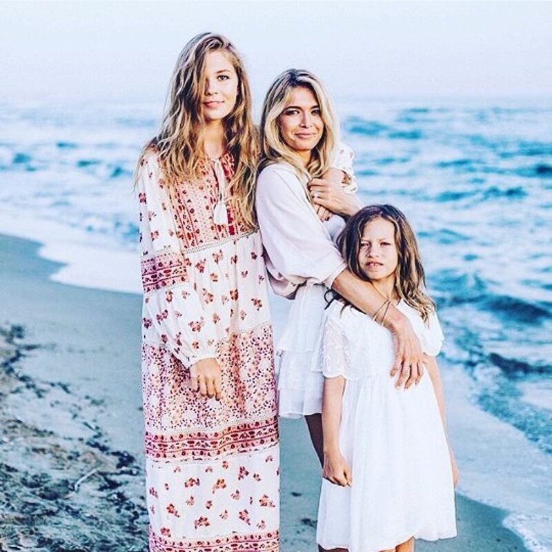 Дочери Веры Брежневой растут умницами и красавицами, похожими на маму