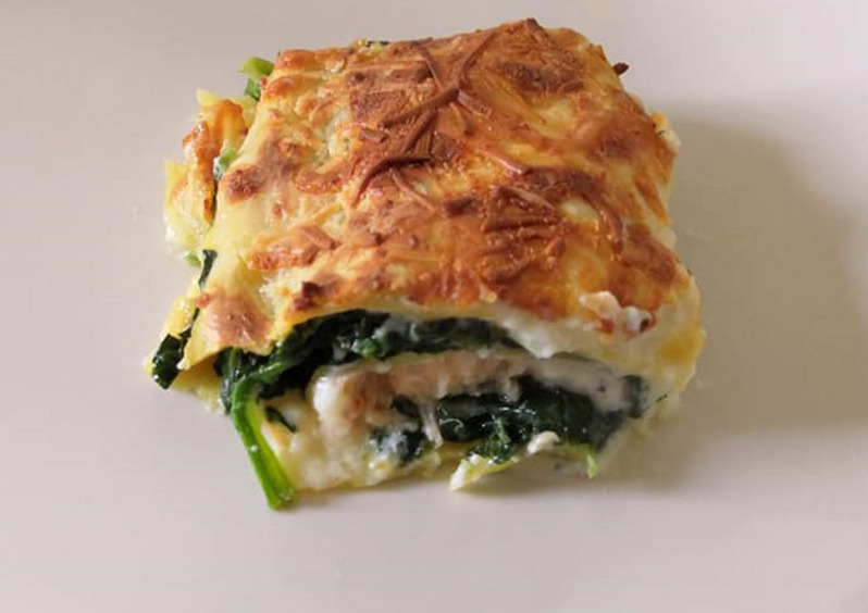 Лазанья со шпинатом, сыром и семгой