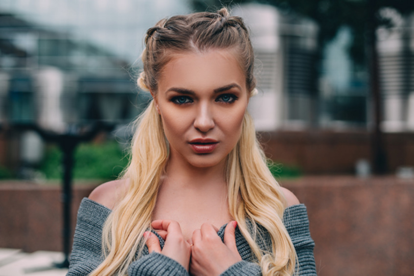 Молодая мама и певица ELLEN