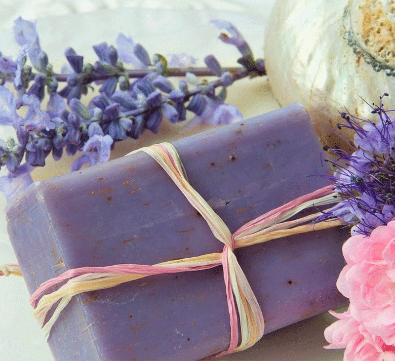 только пастельные тона - вызов тут ни к чему