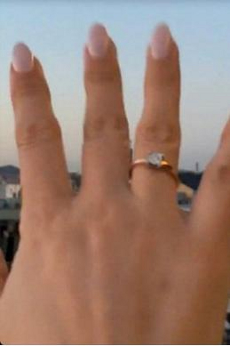 Фото с кольцом, которое всполошило поклонников Бузовой