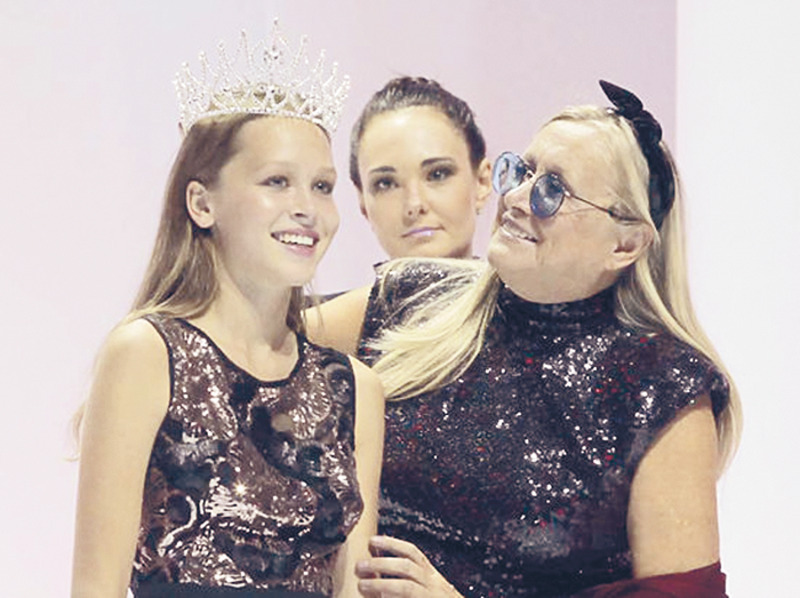 Еще школьницей Ксения одержала победу в конкурсе «Ты superмодель» и стала лицом «Русского силуэта»