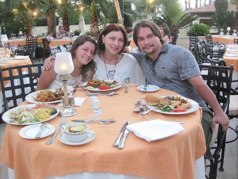 Роза Сябитова с дочерью и сыном