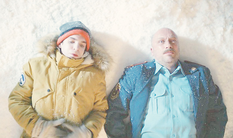 С Дмитрием Нагиевым Даниил неоднократно встречался на съемочной площадке (на фото кадр из фильма «Елки»). И сейчас коллеги играют отца и сына в новом фильме