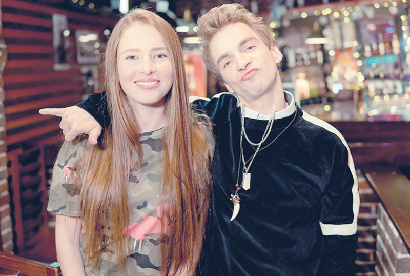 Даниил Вахрушев и Екатерина Воронина на съемках сериала «Красавица и пекарь»