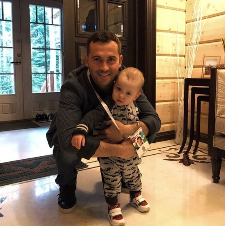 АЛЕКСАНДР КЕРЖАКОВ С СЫНОМ АРТЕМИЕМ