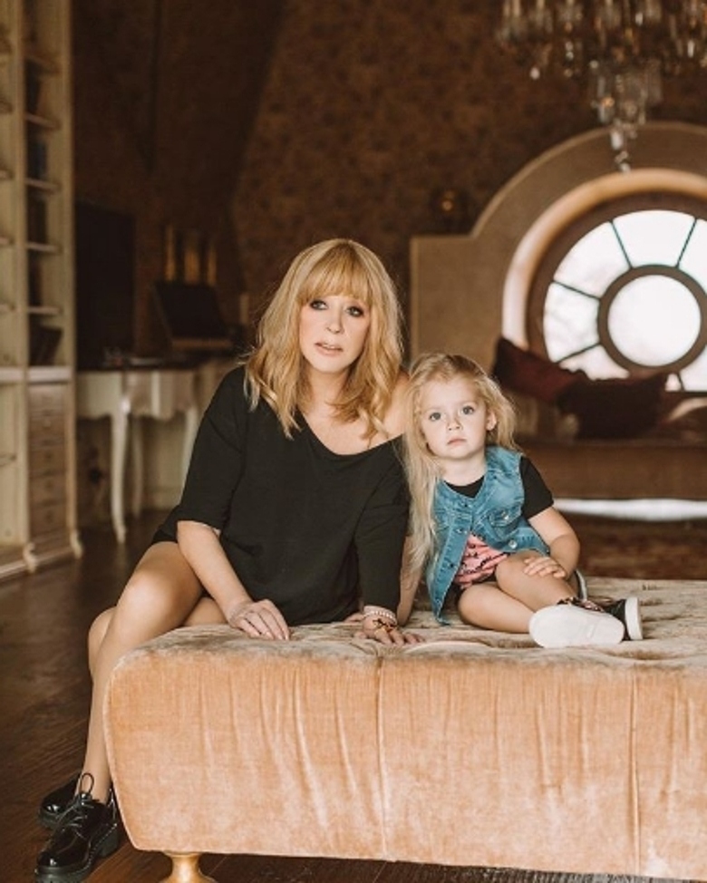 Алла Пугачёва вместе с дочкой Лизой