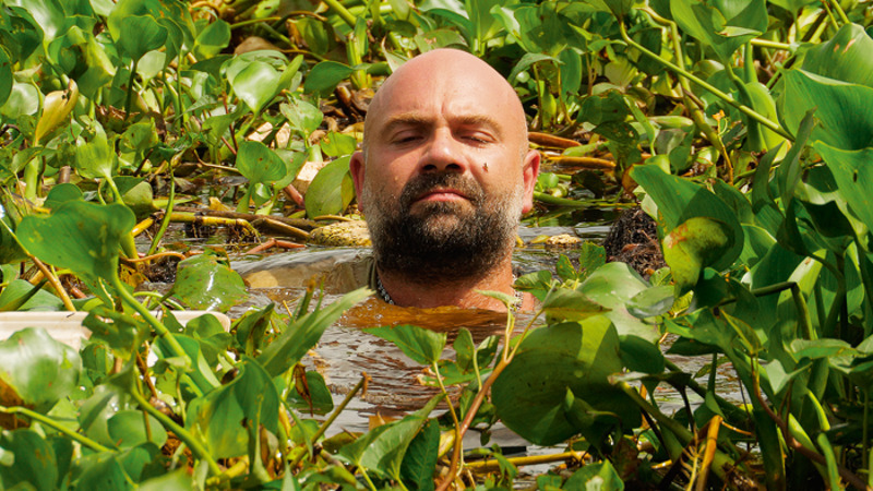 "Я не гибкий человек. Во всех смыслах. У меня плохая растяжка, я не в состоянии сесть на шпагат. Зато у меня хорошая устойчивость к боли"