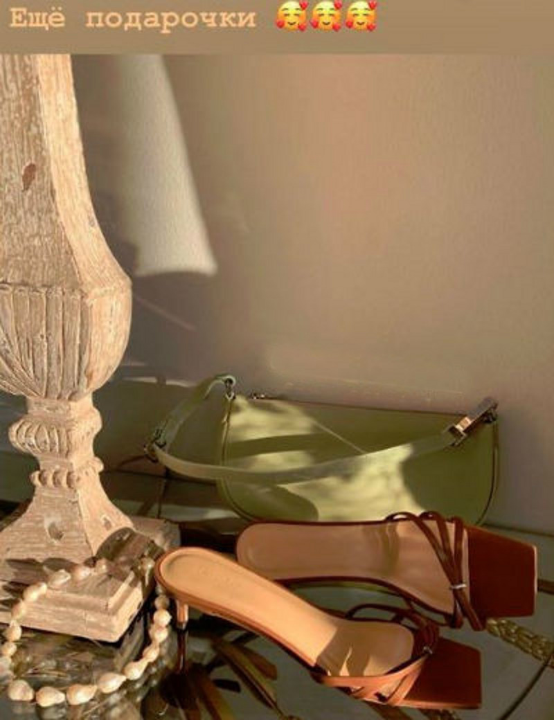 Босоножки и сумка. Подарки Брежневой на день рождения