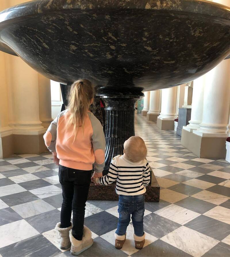 Платон и Анна в Эрмитаже