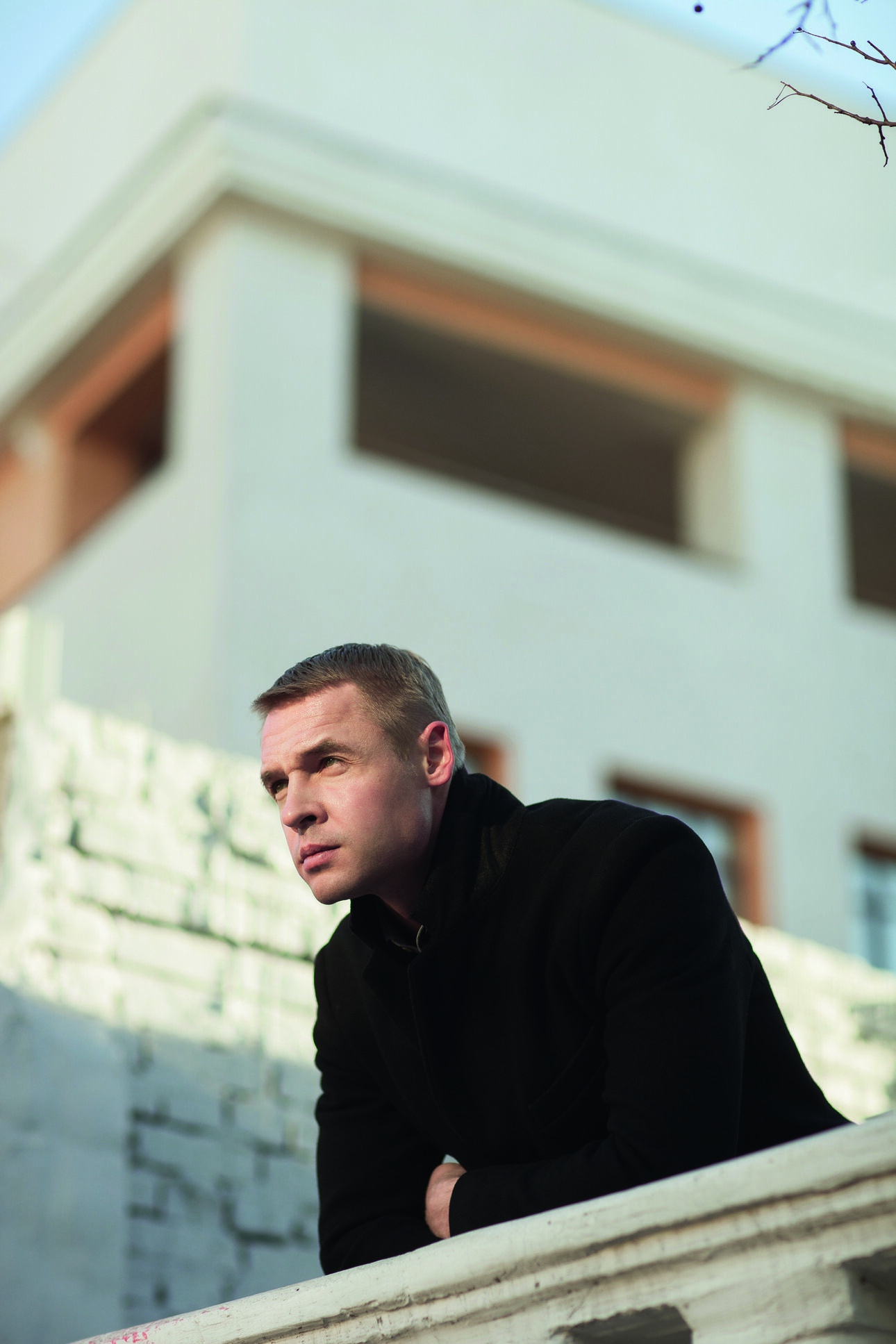 "Один, как правило, готов принять другого, а другой нуждается в этом"