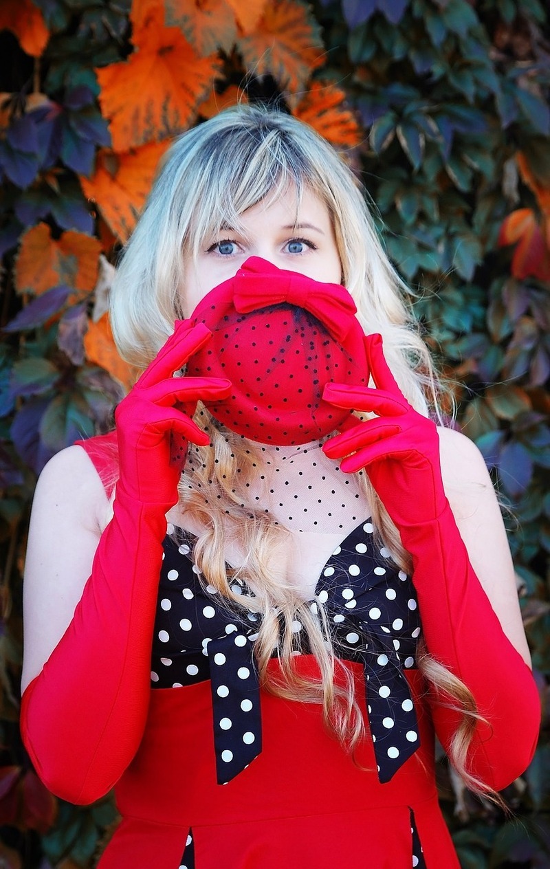 Используй тот же арсенал косметики, что и для лица