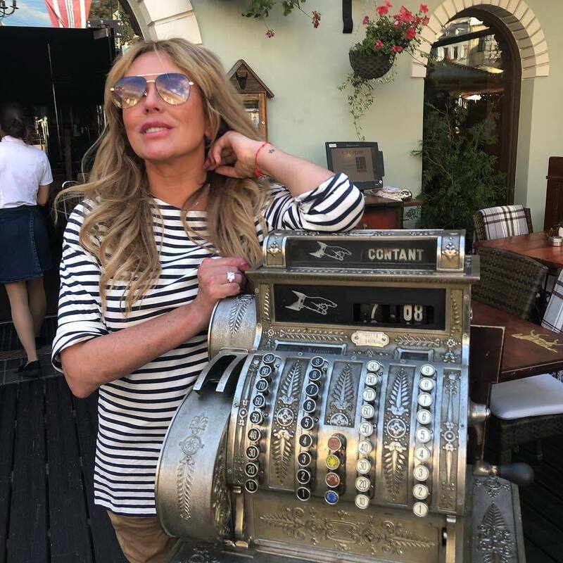 Юлия Началова с кольцом