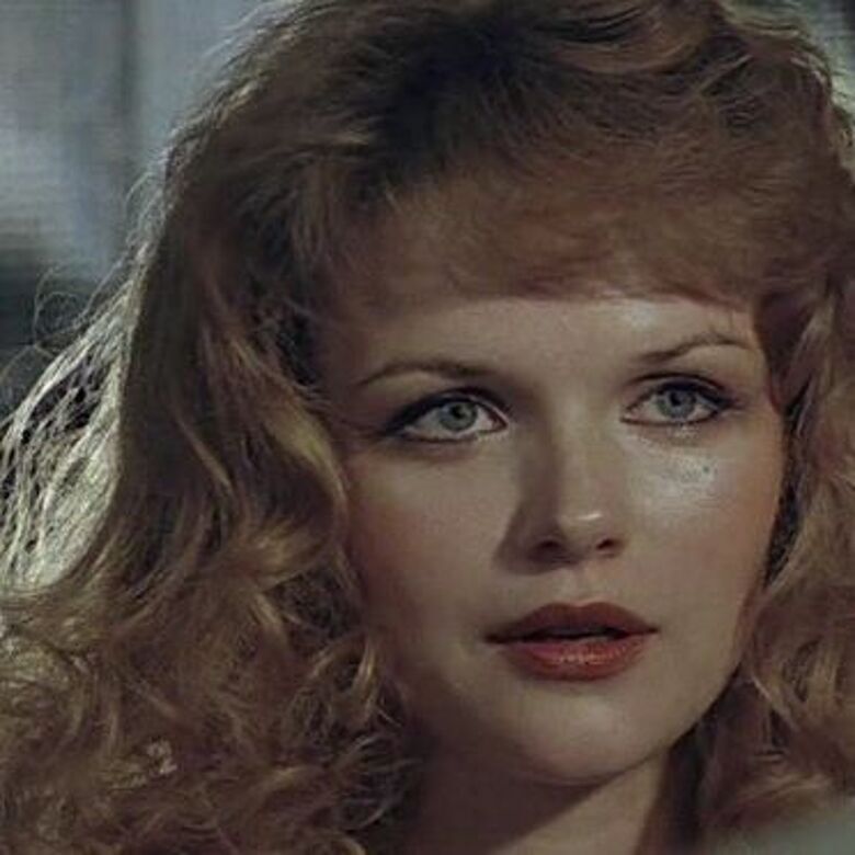 Александра Яковлева