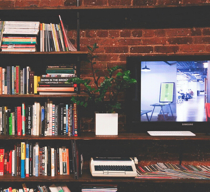 Провода от телевизора придется спрятать в стену