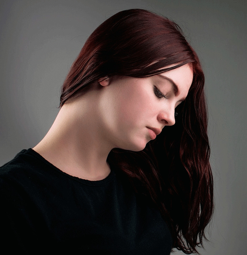 Осеннему типу следует подбирать одежду и украшения в медных тонах