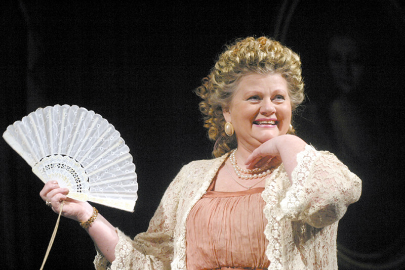 Ирина Муравьева в спектакле "На всякого мудреца довольно простоты"