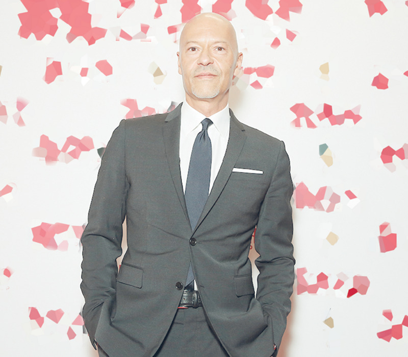 Федор Бондарчук пришел на церемонию в гордом одиночестве, что не мешало ему оставаться одним из самых элегантных мужчин вечера