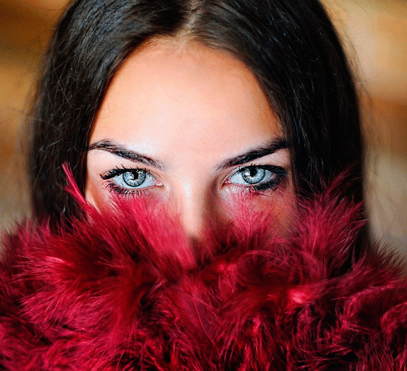 Макияж для темноволосых девушек с голубыми глазами